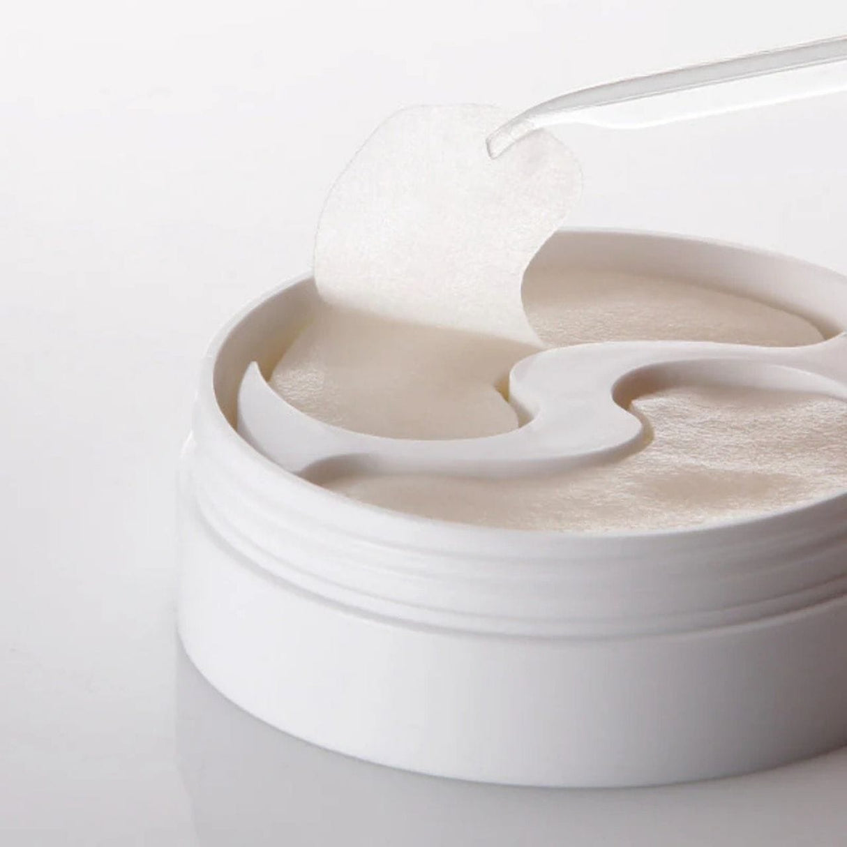 Petitfee Revitalising Eye Patches with Beta-Glucan and Adenosine – 60 Pieces